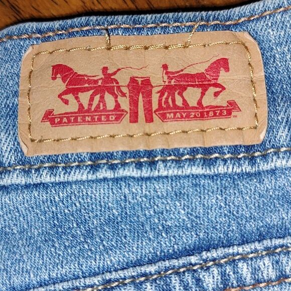 Levi Strauss 524 Distressed Skinny Jeans Sz 26x32 - Picture 7 of 8